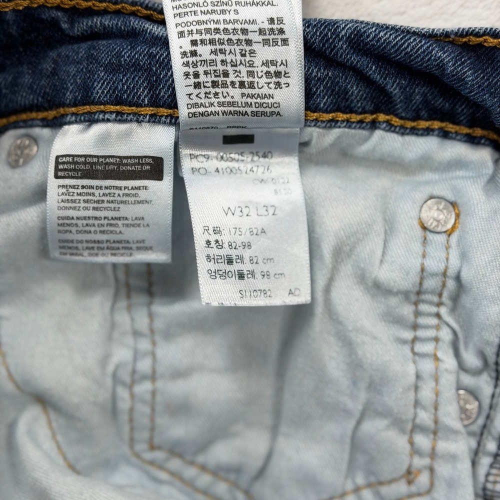Levi's 505 Regular Fit Jeans Mens 32x32 Blue Good Medium Wash Straight Leg - Picture 5 of 13